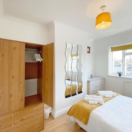 Апартаменти 3 Bed Duplex Flat, Free Wifi & Netflix, Ideal For Contractors Грейвсенд Екстер'єр фото