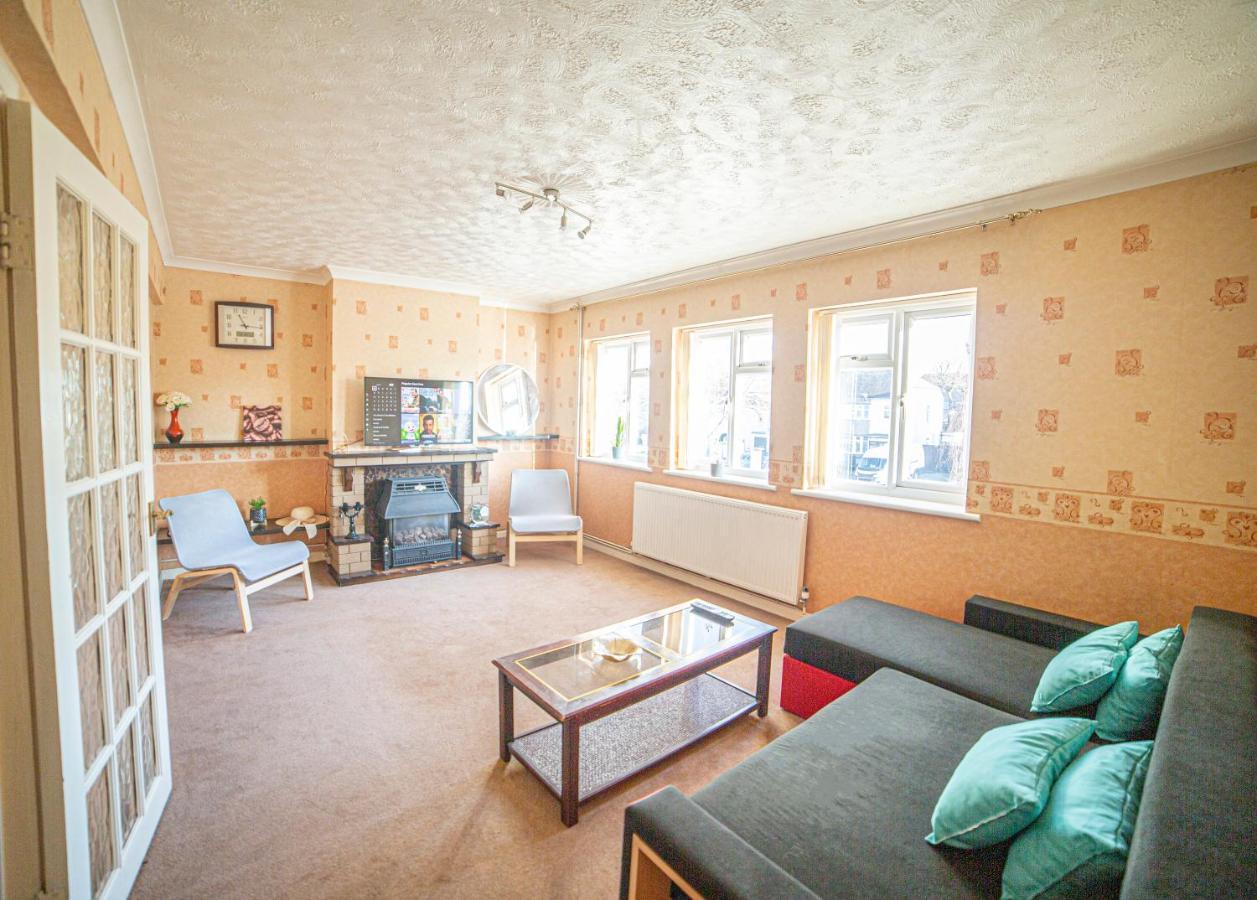 Апартаменти 3 Bed Duplex Flat, Free Wifi & Netflix, Ideal For Contractors Грейвсенд Екстер'єр фото