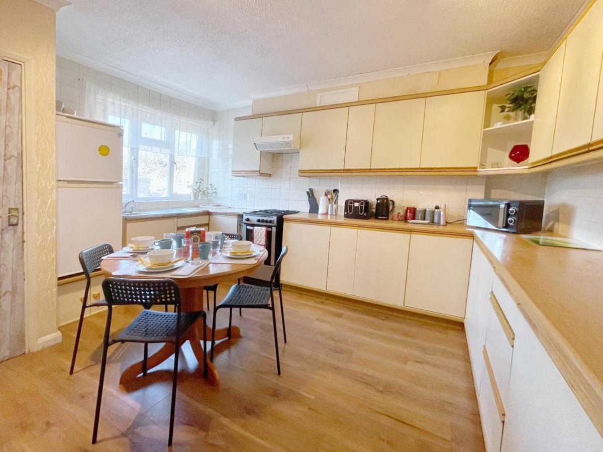Апартаменти 3 Bed Duplex Flat, Free Wifi & Netflix, Ideal For Contractors Грейвсенд Екстер'єр фото