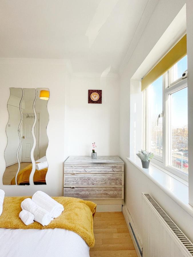 Апартаменти 3 Bed Duplex Flat, Free Wifi & Netflix, Ideal For Contractors Грейвсенд Екстер'єр фото
