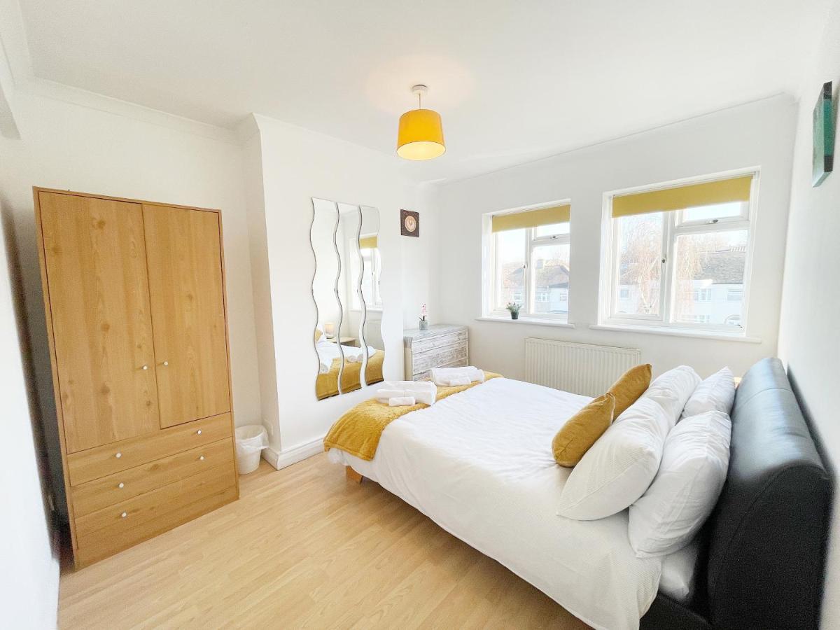 Апартаменти 3 Bed Duplex Flat, Free Wifi & Netflix, Ideal For Contractors Грейвсенд Екстер'єр фото