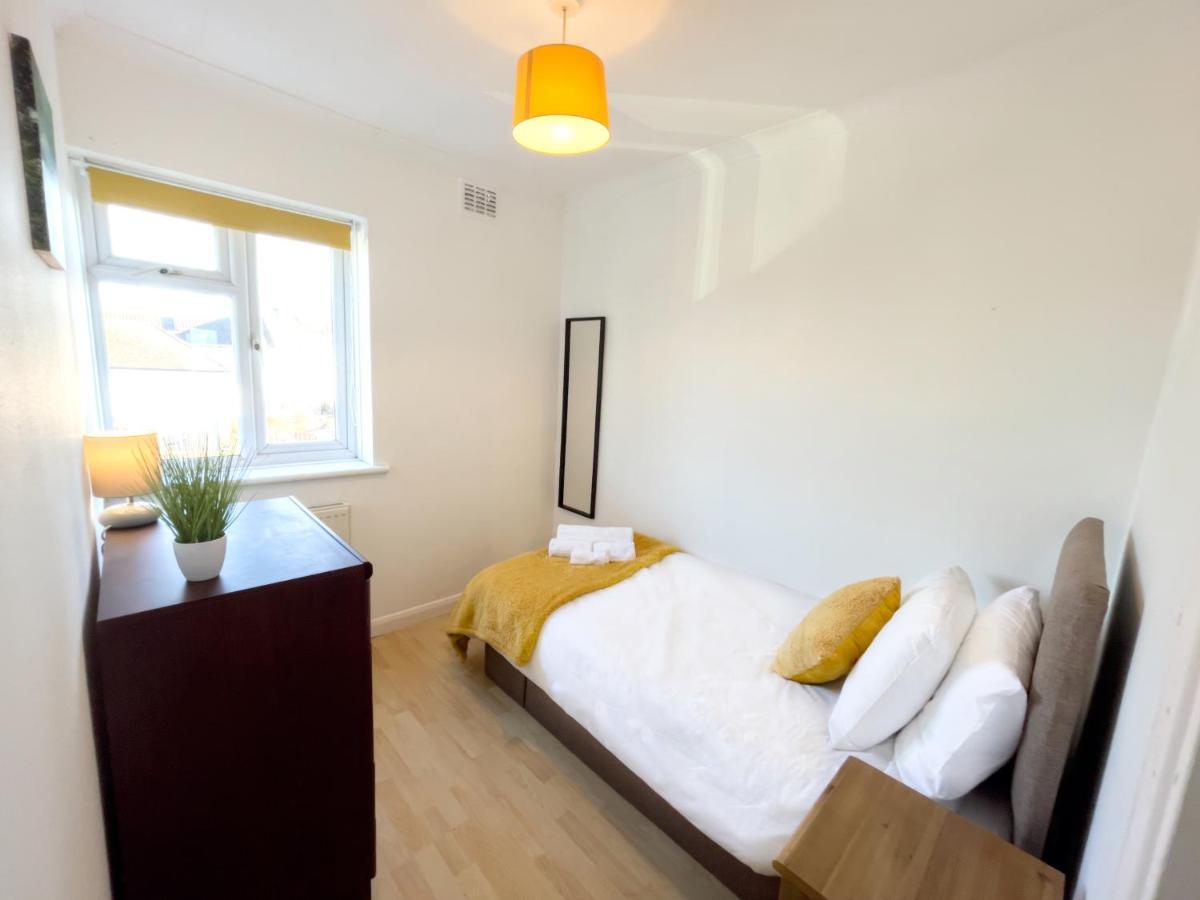 Апартаменти 3 Bed Duplex Flat, Free Wifi & Netflix, Ideal For Contractors Грейвсенд Екстер'єр фото